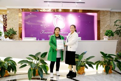 开封香蕉网视频在线观看商张女士签约成功：单亲妈妈负重前行