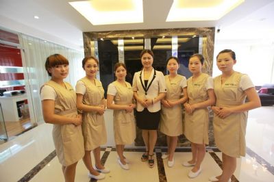 做美容师赚钱吗？高薪能过一万吗