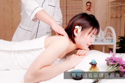 怎样让长时间不进店的顾客重新进店消费呢？