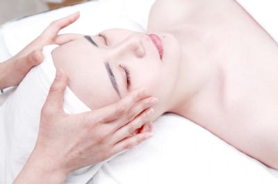皮肤管理之老化、痘痘、色素沉着肌肤的维护方法