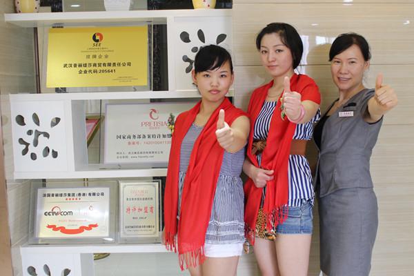 张女士