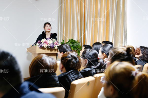 为什么顾客刚进店就想走？问题在这儿