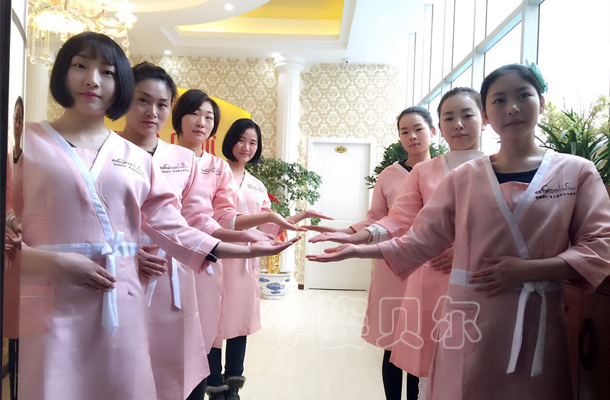 开美容院赚钱的技巧