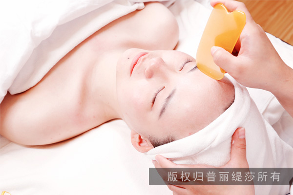去美容院针清粉刺、挑痘痘安全吗