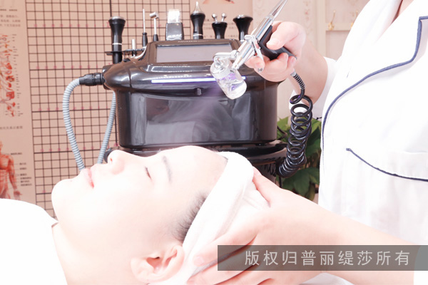 比脸蛋更出卖年龄的颈纹怎么消除