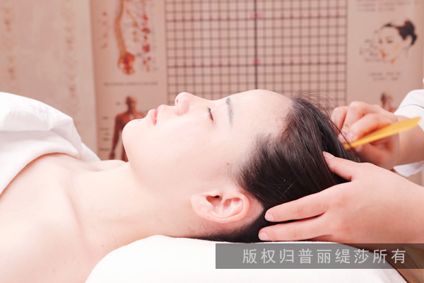 老是脱妆和浮粉怎么办？你需要“底妆胶水”教程