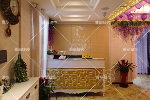 规模中等的美容店每月营业额正常情况下有多少