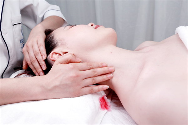 皮肤管理师月薪1.5万？！你差在哪了？