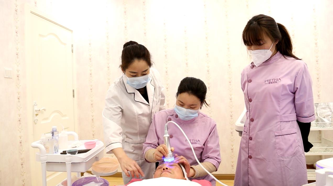 销冠美容师:让客户感觉占便宜的六大“套路” 销冠美容师:让客户感觉占便宜的六大“套路”